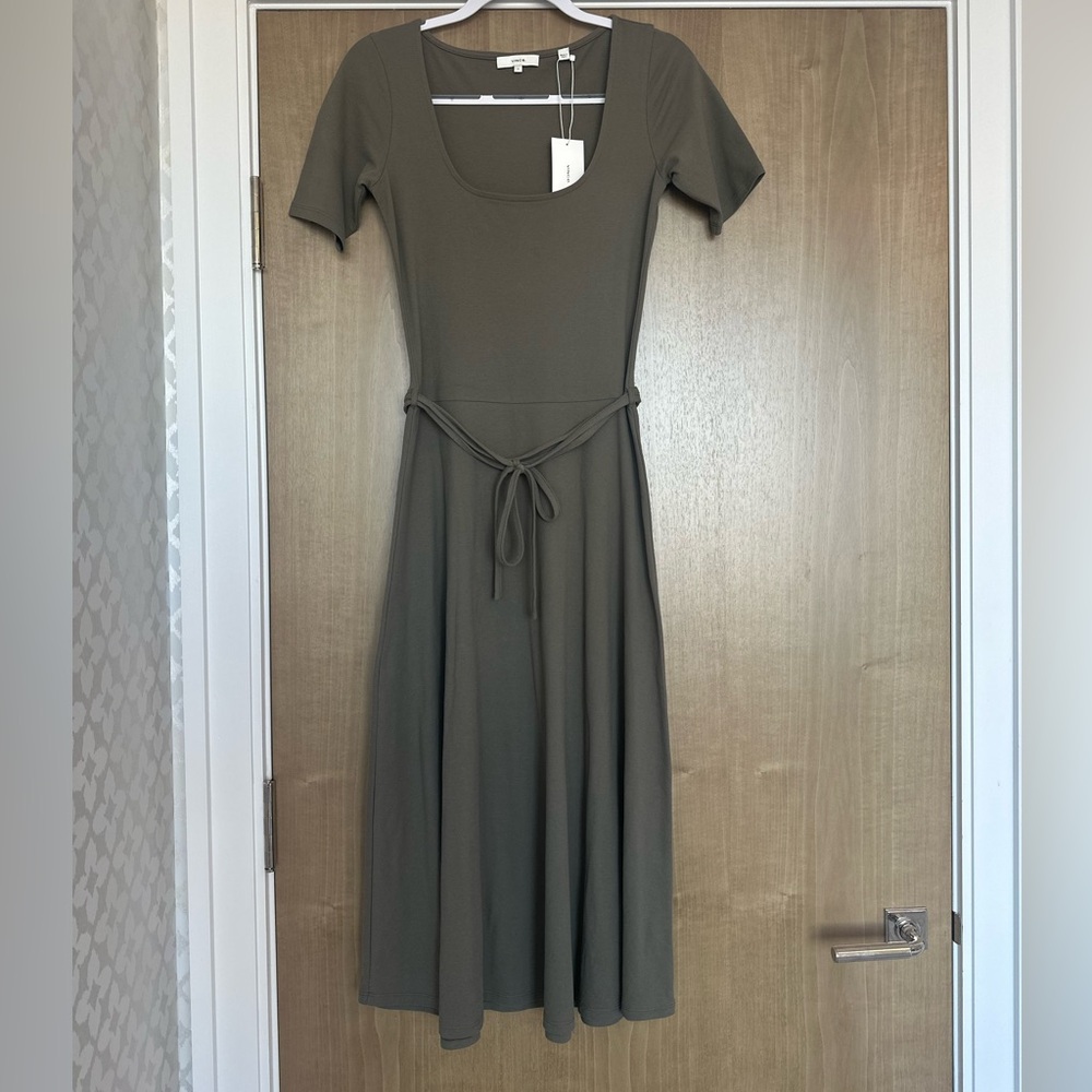 Vince Short Sleeve Square-Neck Grey Dress - Small